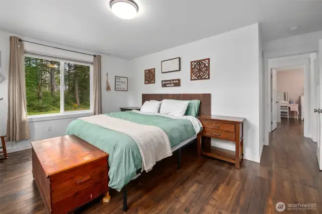 Sprawling primary bedroom