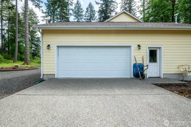 Multi-car garage & built in shelving
