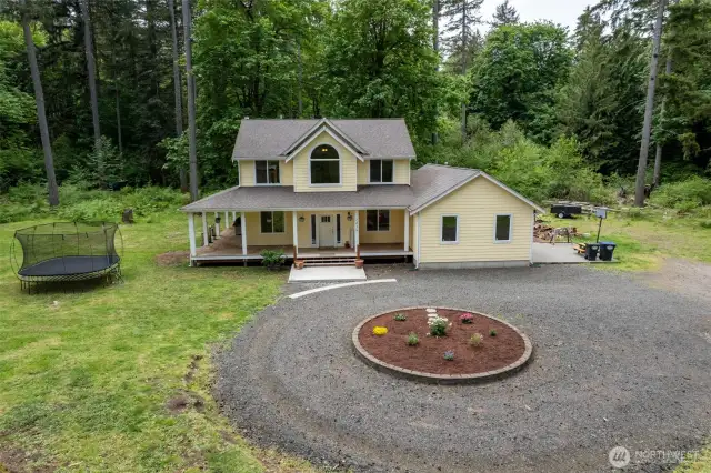 Easy access & ample parking driveway