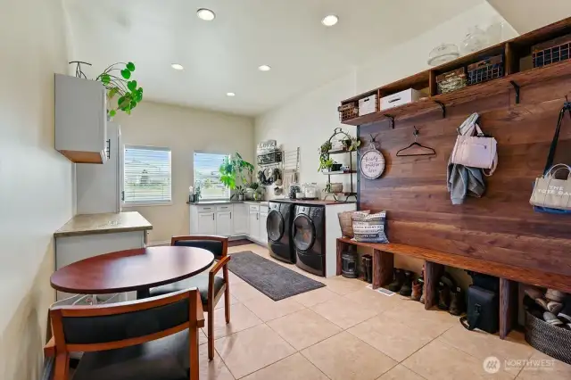 Mudroom/laundry