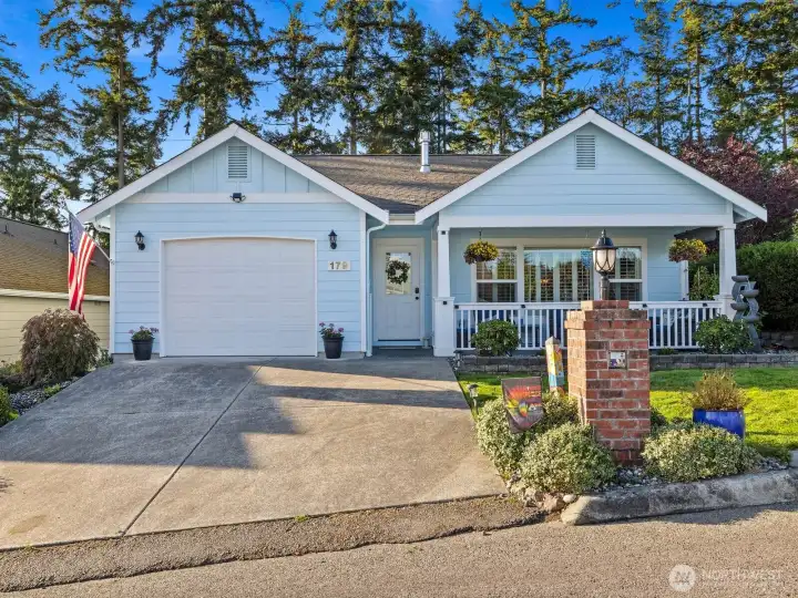 Well cared for single family residence is a 55+ community
