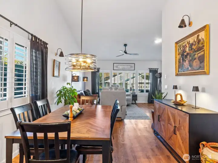 Looking from the kitchen towards the livingroom