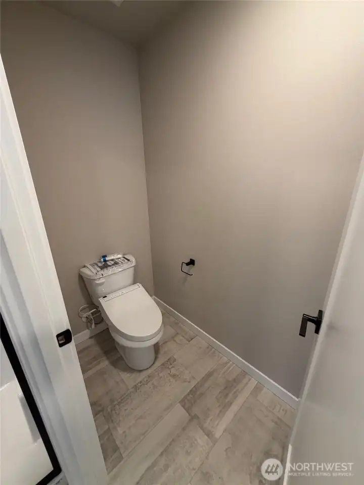 Primary ensuite private lav