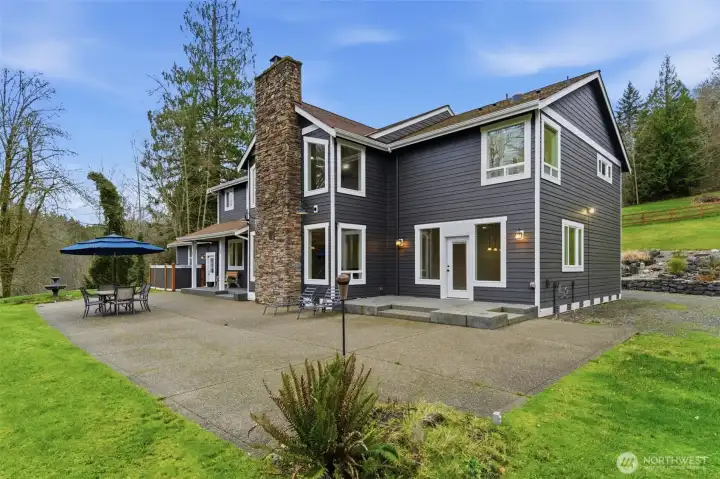 Large back yard concrete porch