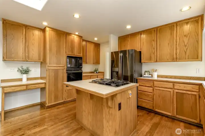 Kitchen has gas cooktop