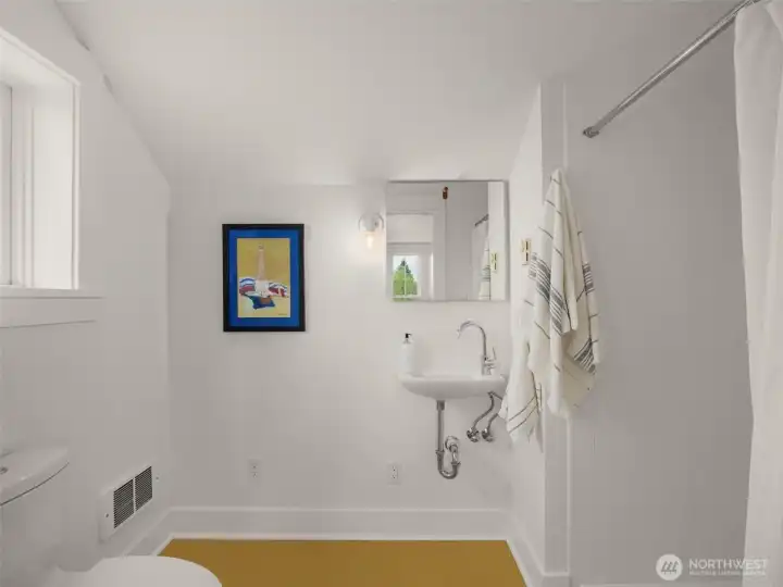 Guest suite bathroom