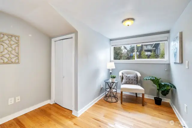 Fantastic nook in this bedroom for office, yoga or reading