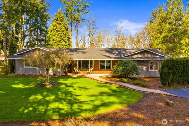 ** 300 SE Valley View Way Chehalis, WA ** split floorplan with 4 bedrooms, 3.25 baths 2328 Sq Ft
