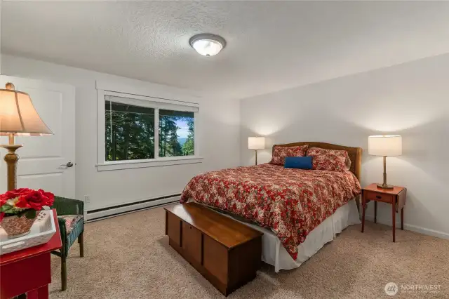 Cozy bedroom with nice closet space