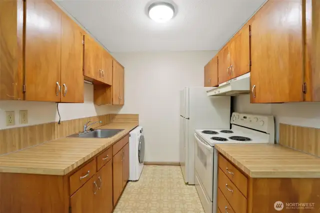 All appliances stay in the Kitchen.