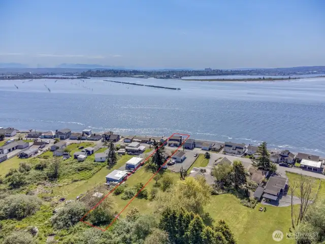Looking at the Snohomish River to the left. Priest Point is just minutes from I-5 access and town.