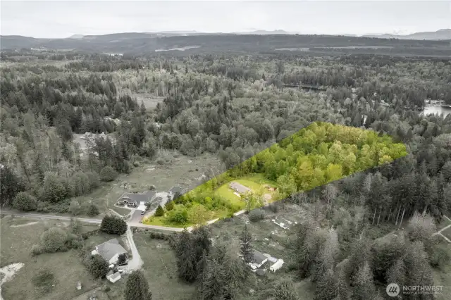 Overlay featuring the land parcel.