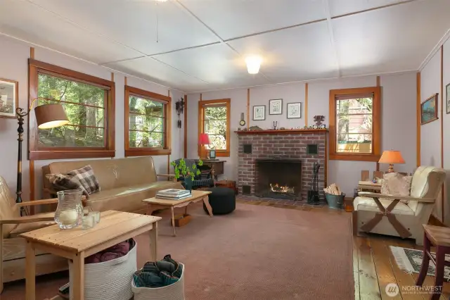 Cozy Central Living Area Has Space for a Small Crowd - Features Propane Heat and Wood Fireplace