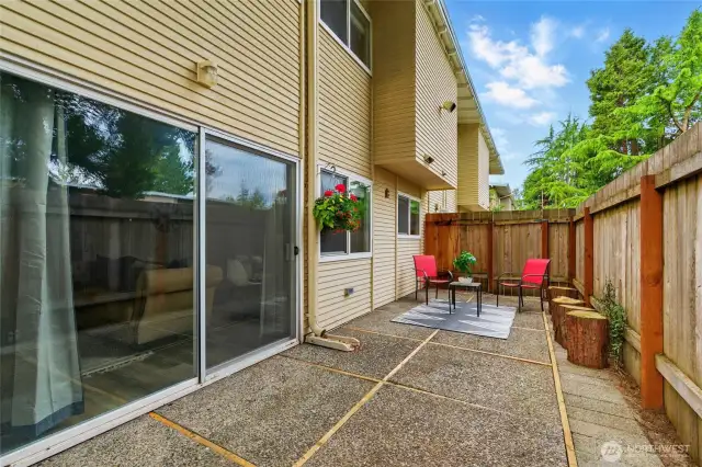 Fully fenced patio has been pressure-washed and is ready for your outdoor enjoyment. Enjoy a cup of coffee, watch your kids play or grow some vegetables and herbs.