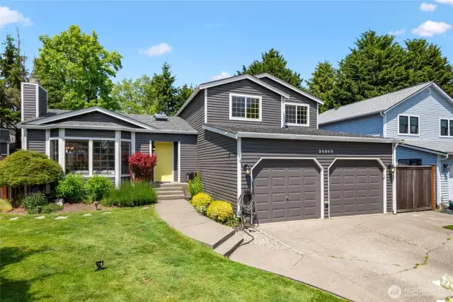 Here it is! The one you've been waiting for. The largest home in the development can be yours...if the Price is Right! Keep reading along with these captions to learn about all the special features this home and neighborhood have to offer. Like A/C!