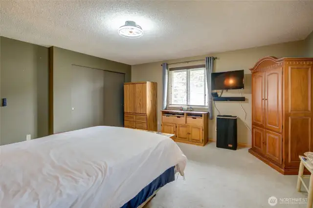 Primary Bedroom, cont