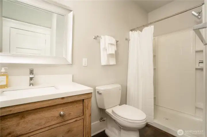 Main floor3/4 en-suite