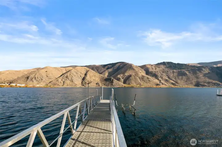 Newer dock with 9,000lb boat lift