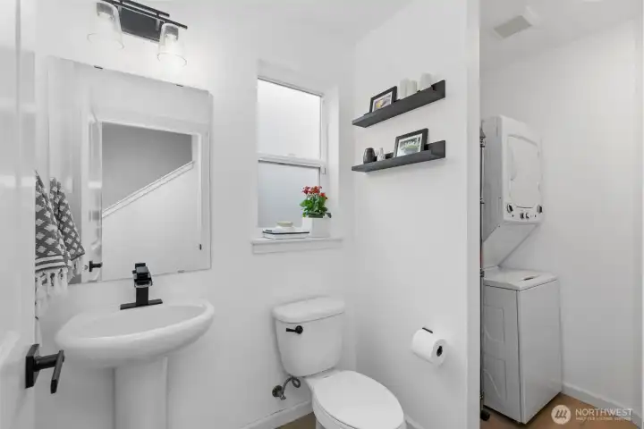 1/2 bath and Laundry on Main