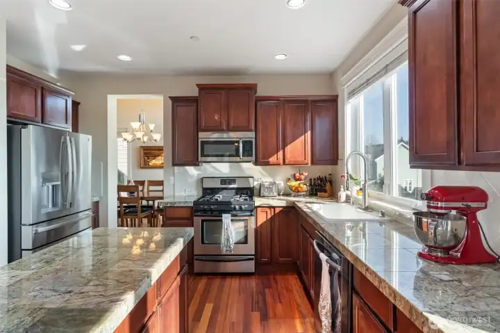 So much counter space!