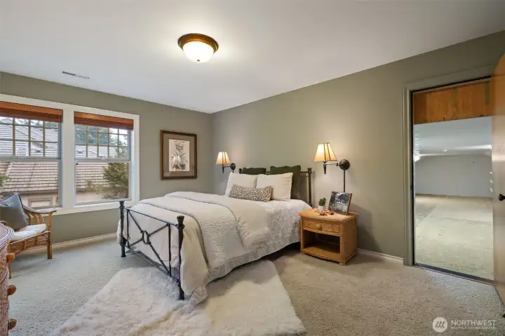 guest room, storage adjacent