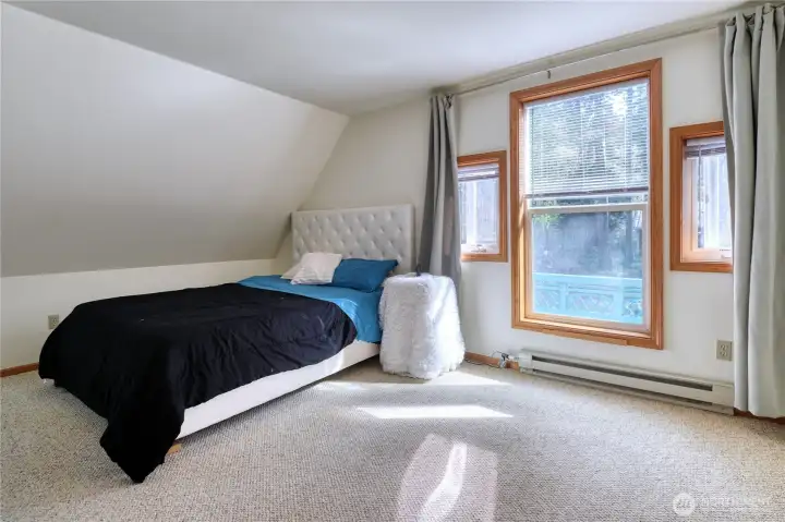 Upstairs Bedroom 2