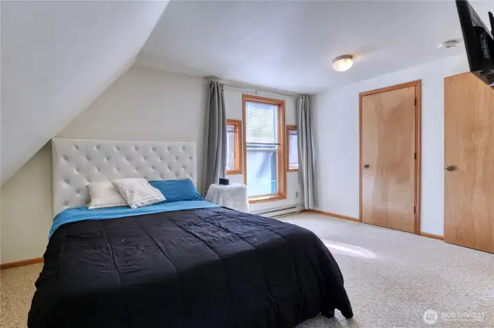 Upstairs Bedroom 2