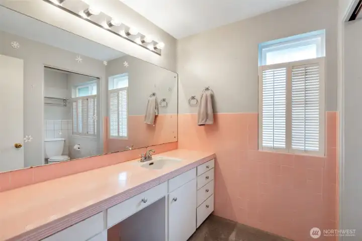 Main floor bathroom.