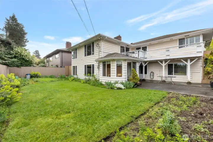 Fully fenced back yard.