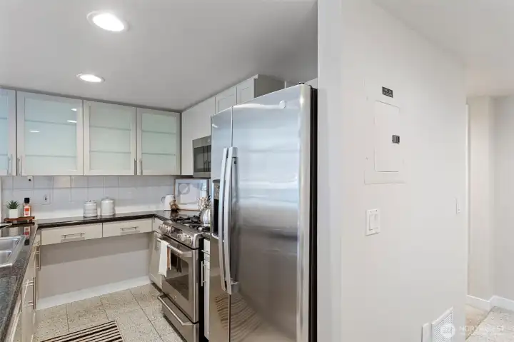 Stainless steel appliances & gas cooking