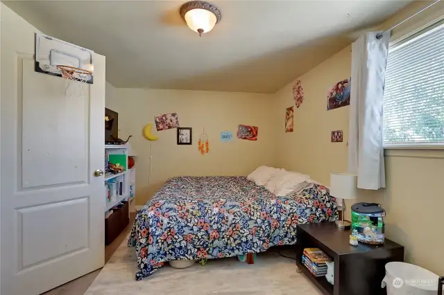 Good sized 2nd bedroom