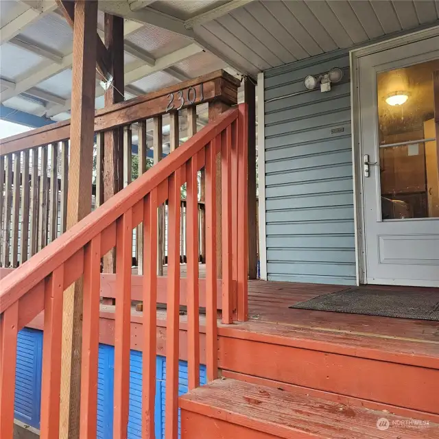 Mud/laundry room entrance