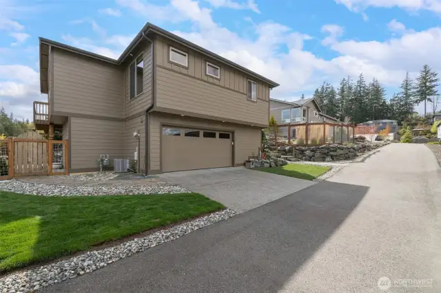 Set back from Newton Street, the house is accessed by a shared driveway with one other home