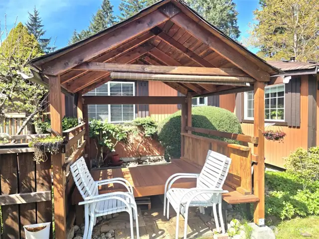 Outdoor gazebo
