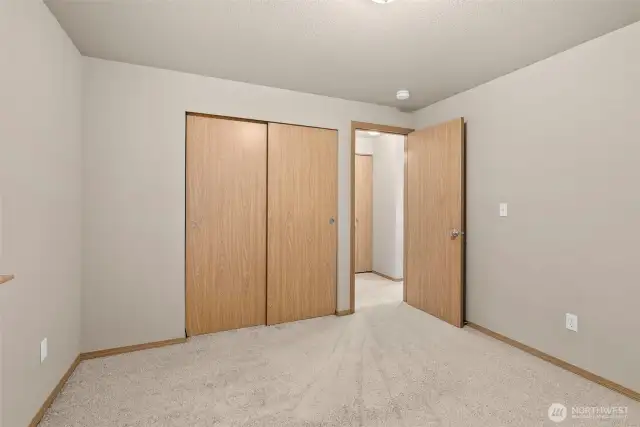 2nd bedroom
