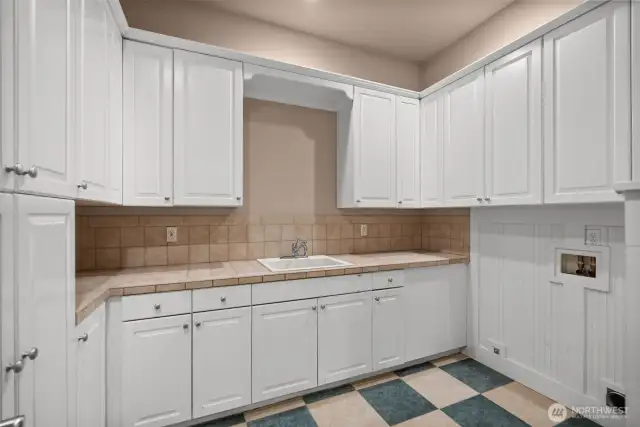 Laundry room on main