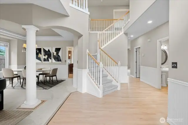 Open to below in the entry way (virtually staged)