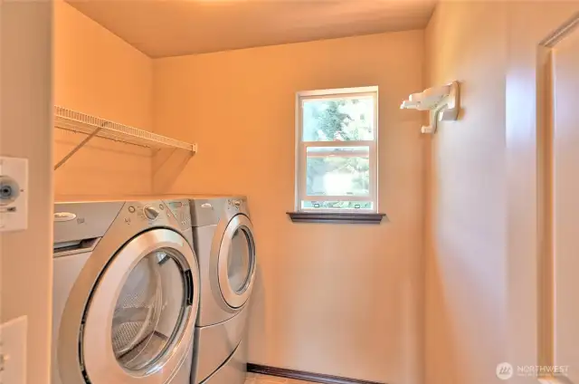 Washer and dryer stay