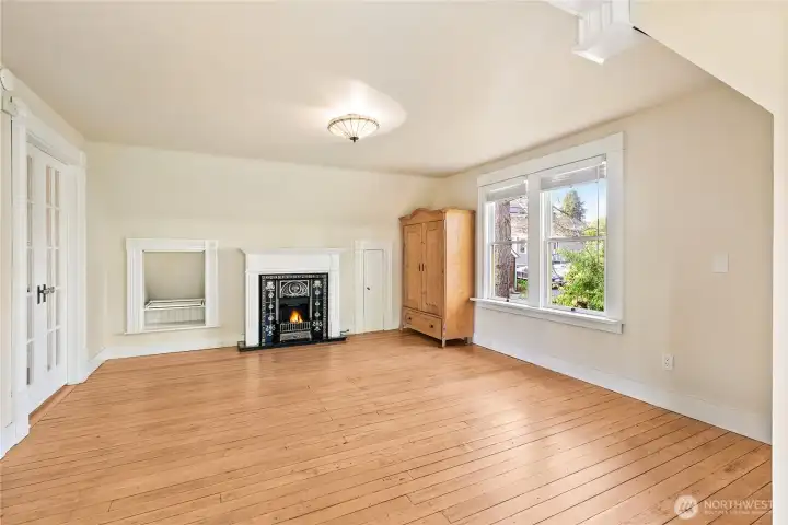 Upper apartment | Adorable fireplace