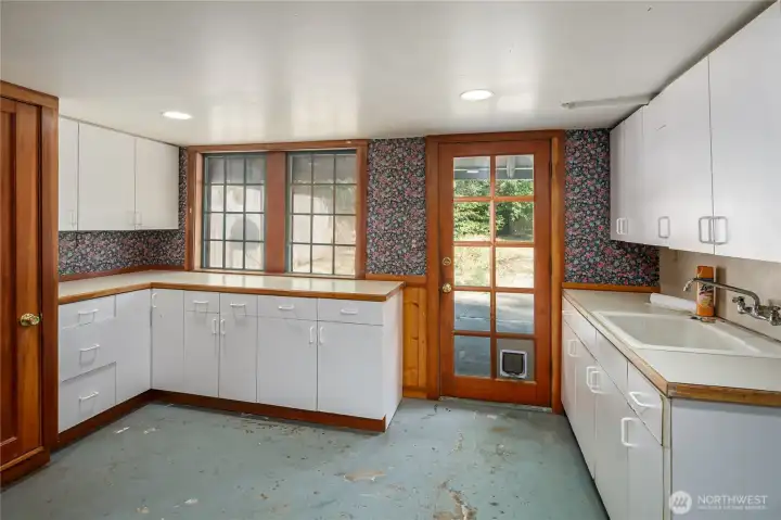 Laundry room - main floor