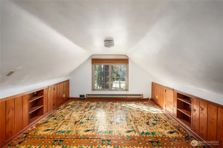 Upper bedroom #2