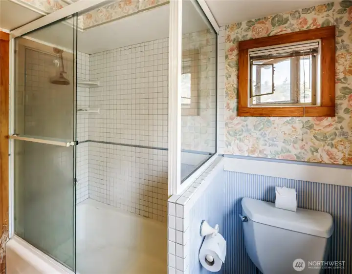 Upstairs bathroom