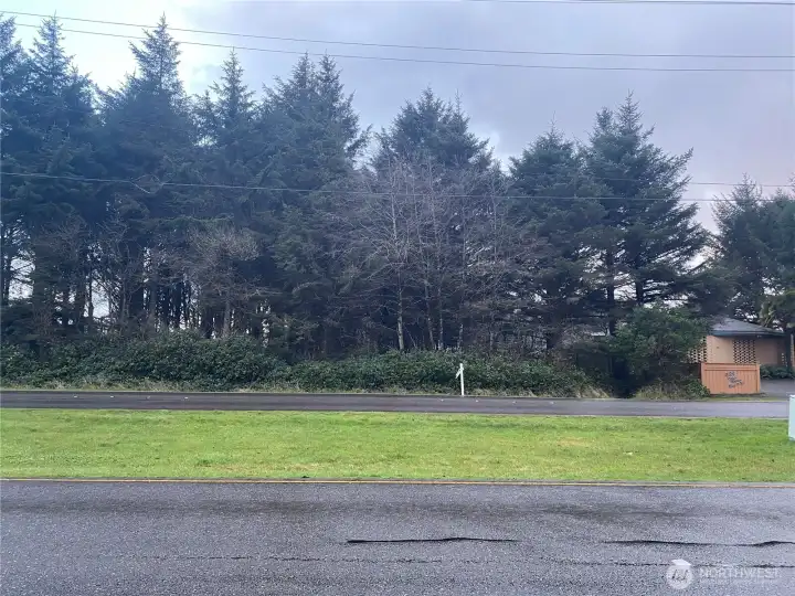 With view of the home to the West