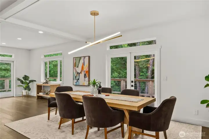 Large dining space. Large dining space.