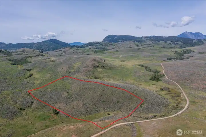 Property lines are approximate and for illustrative purposes only. Property lines are approximate and for illustrative purposes only.