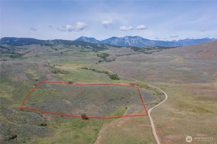 Property lines are approximate and for illustrative purposes only. Property lines are approximate and for illustrative purposes only.