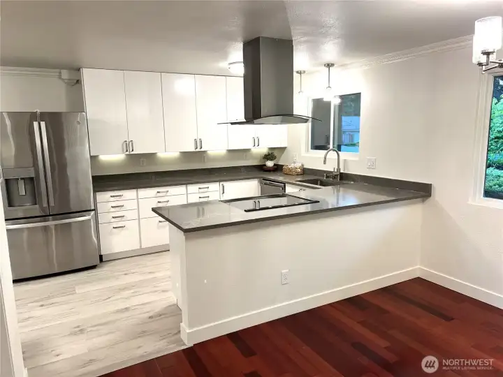 Kitchen and dining floors