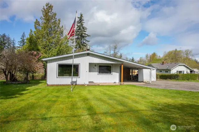 Welcome home! Great first time or investment property minutes from Barkley