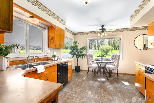 Good size dining space, would make perfect spot for banquet!