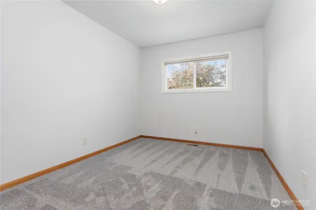 3rd bedroom, also with brand new carpet & paint